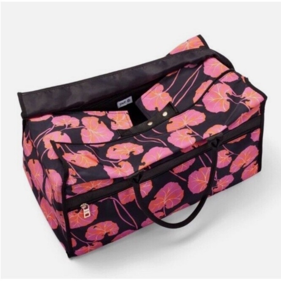 Diane Von Furstenburg Geranium Leaf Pink/Black Weekender Bag DVF for Target tote - Picture 4 of 4